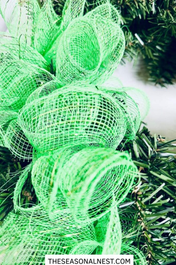 Fluffing the mesh bundles