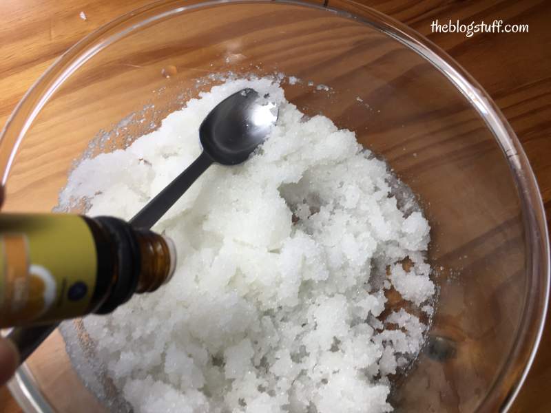 Adding chamomile essential oil to the scrub mixture