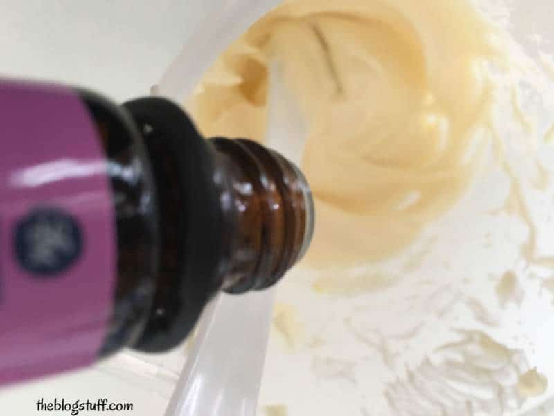 Adding lavender essential oil to emulsified face cream