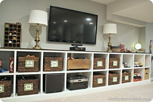 Storage baskets and TV in a living room