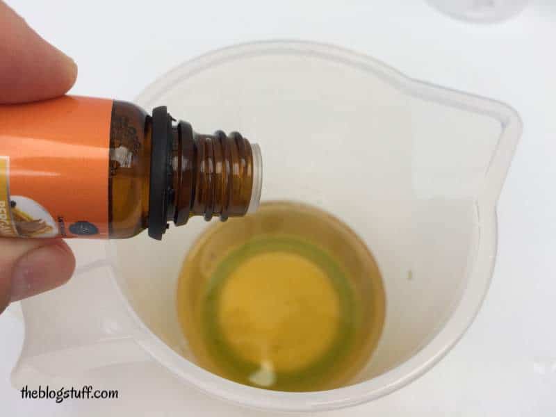 Adding essential oils to melted oils