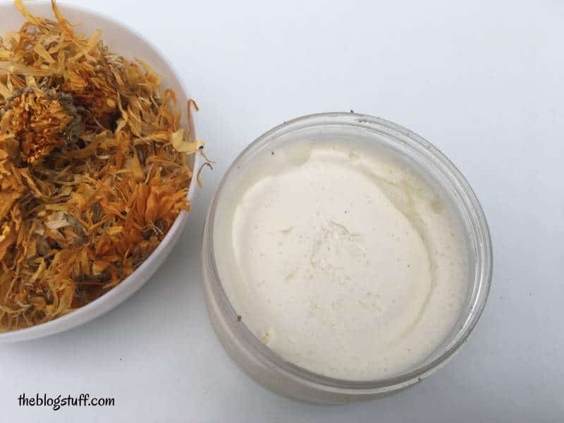 Homemade stretch marks cream with essential oils