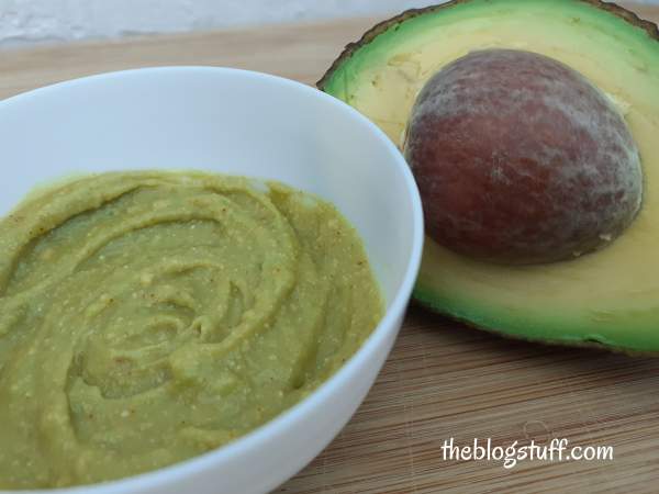 Homemade avocado face mask to brighten the skin