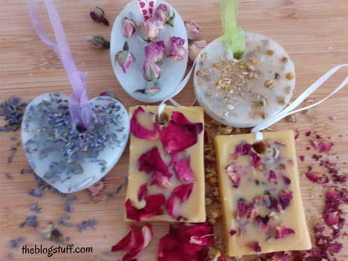 DIY wax fragrance bars with dry flowers and dry seeds