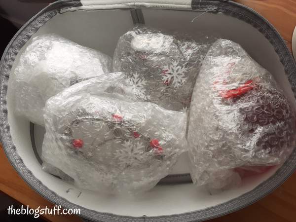 How to store fragile Christmas decorations using bubble wrap