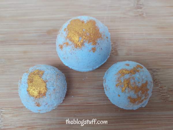 christmas diy bath bombs gold mica