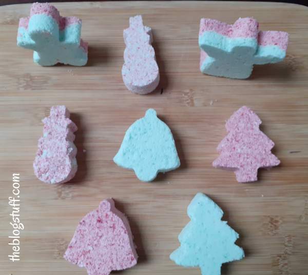 diy bath bombs christmas cutter shapes