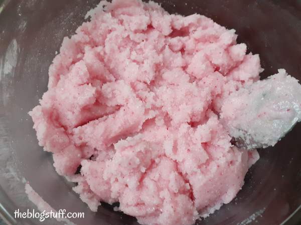 making candy cane sugar scrub