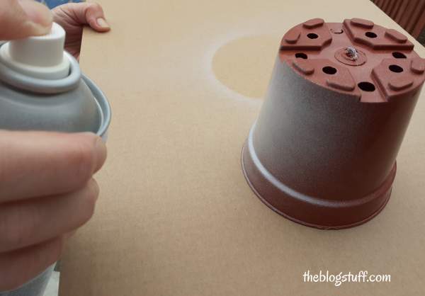 how to paint plastic plant pots