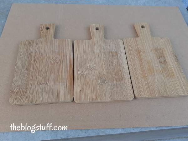 3 small wooden cutting boards