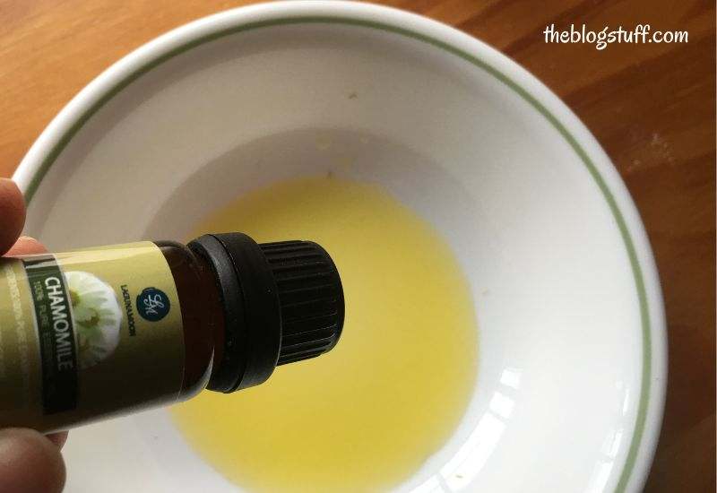 Adding chamomile essential oil to oils