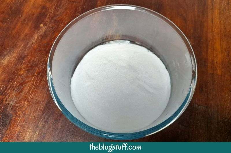 Baking soda and citric acid in a bowl