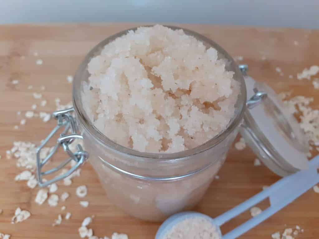 DIY oatmeal scrub