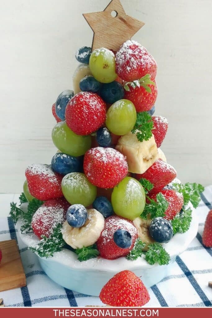 Aesthetic and simple Christmas fruits platter idea for winter gatherings.