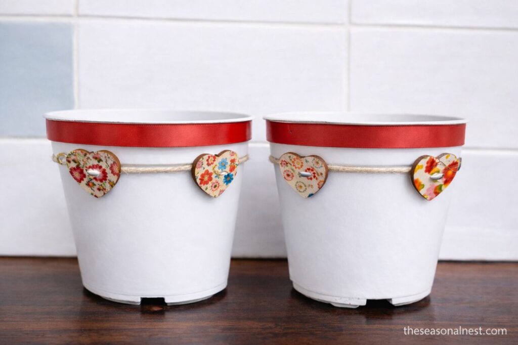 plastic pots decorating ideas